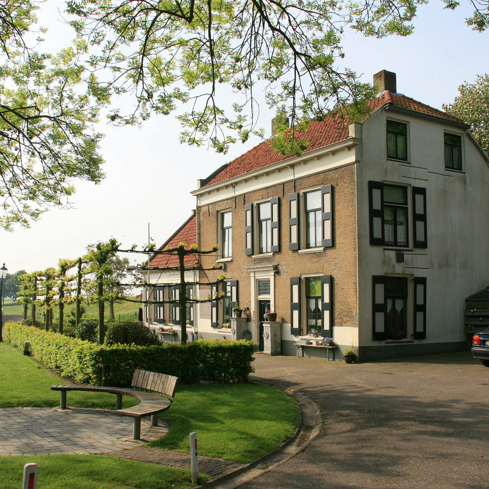 Steenbergen_-_Beneden_Sasdijk_8_-_Sluiswachterswoning